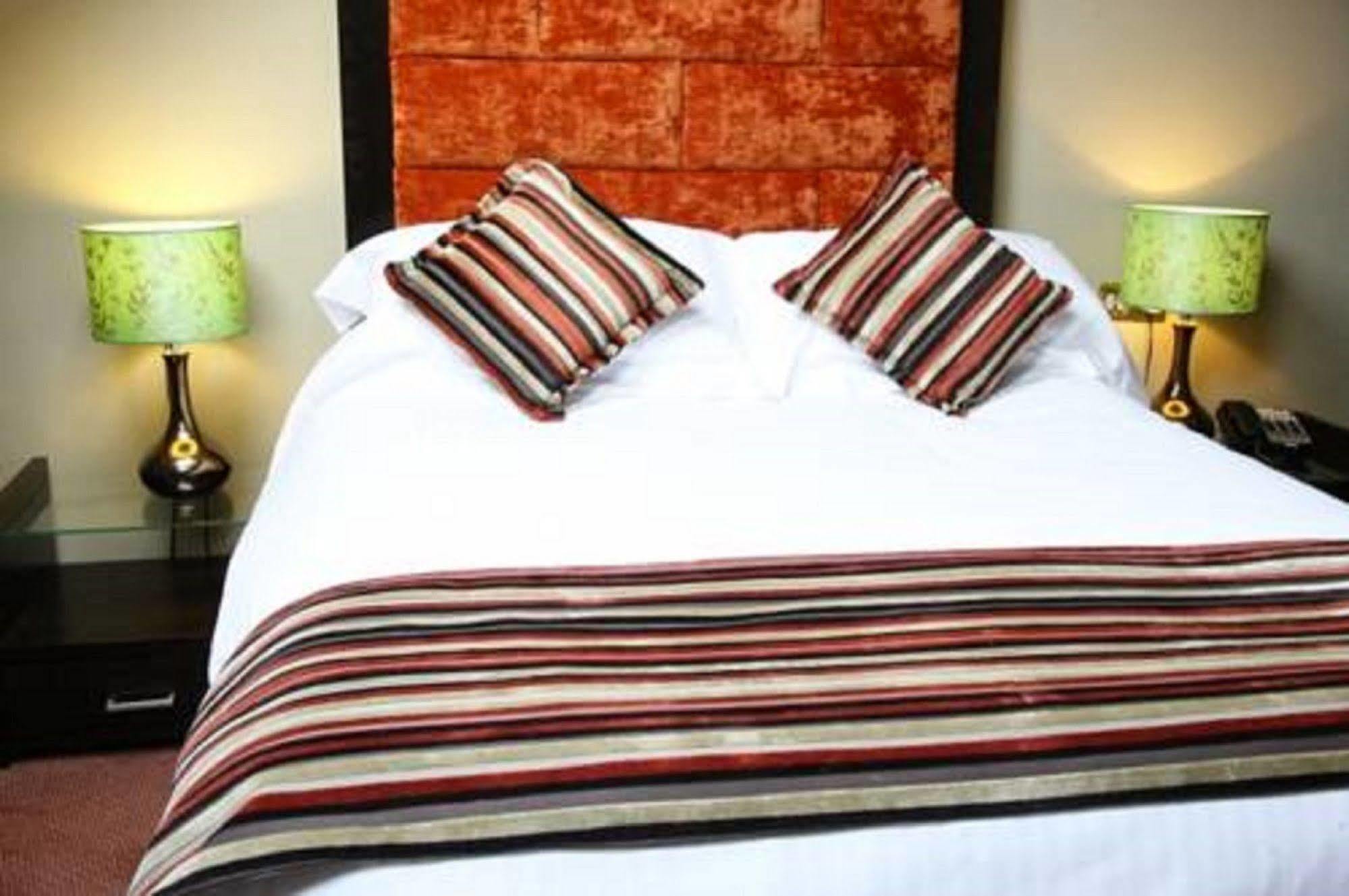 Lion And Swan Hotel Конглтон Экстерьер фото